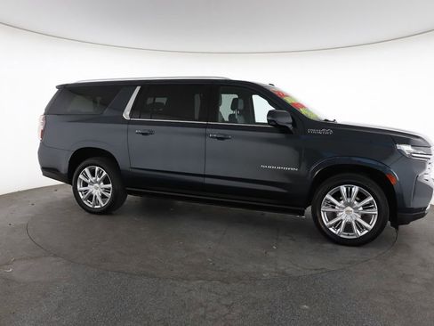 Used 2022 Chevrolet Suburban High Country AWD/4WD image 15