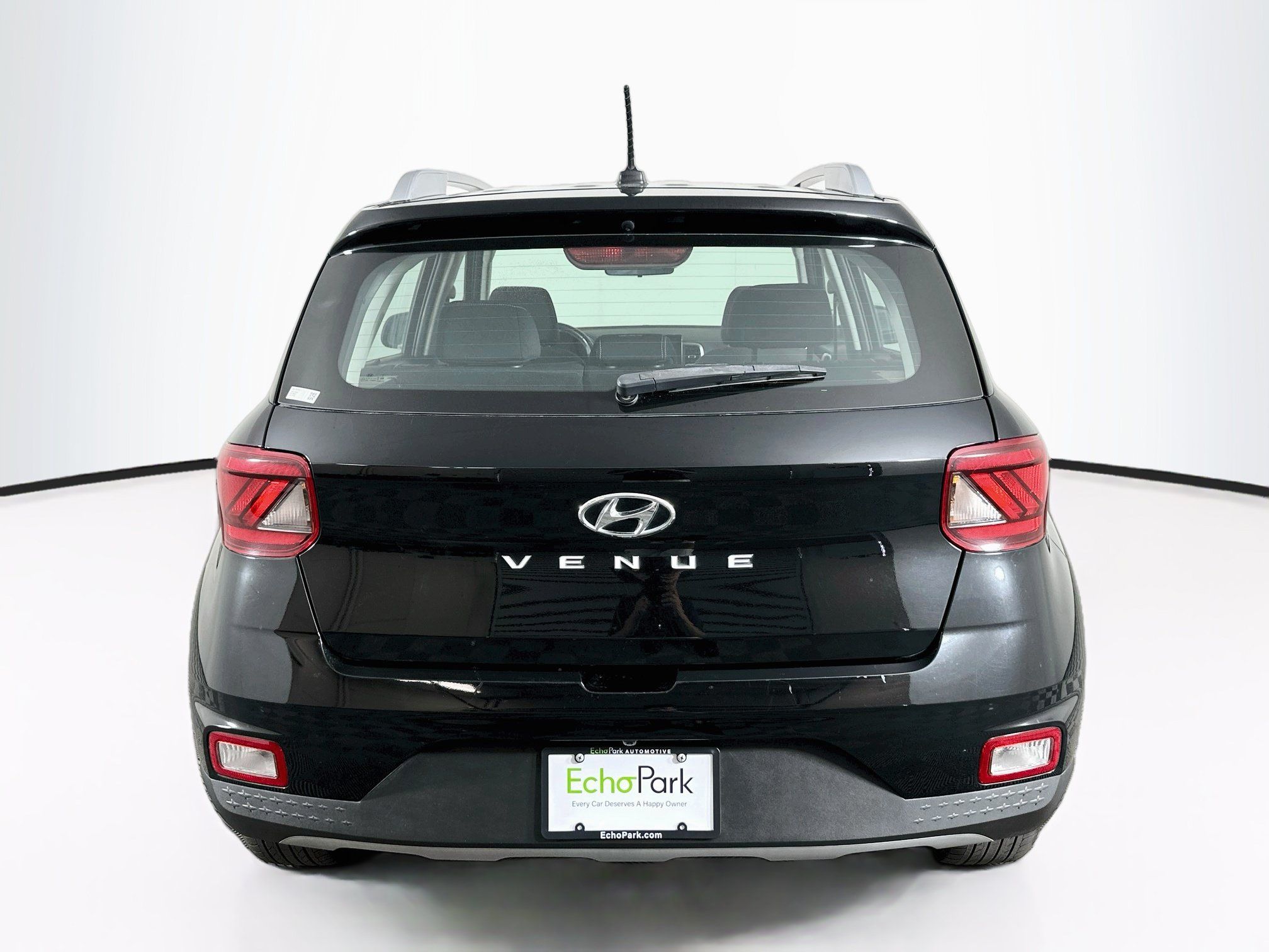 Used 2025 Hyundai Venue SEL FWD image 31