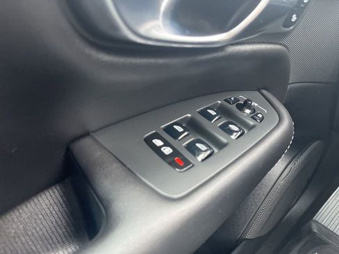 Used 2022 Volvo XC90 T6 Inscription w/ Lounge Package image 28