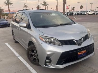Certified 2019 Toyota Sienna SE w/ SE Preferred Package