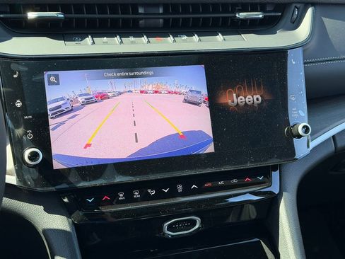 New 2026 Jeep Grand Cherokee Altitude AWD/4WD image 14