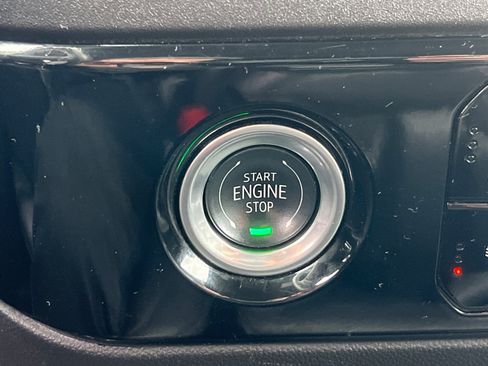 Used 2024 GMC Sierra 1500 SLT image 18