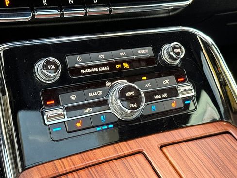 Used 2019 Lincoln Navigator L Reserve w/ Cargo Package image 20