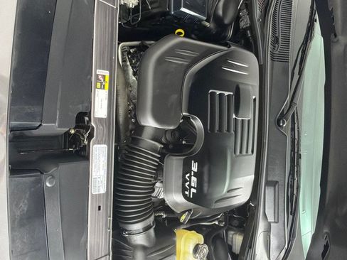 Used 2013 Dodge Challenger SXT RWD image 23