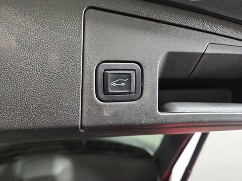 Used 2023 Cadillac XT4 Premium Luxury w/ Technology Package image 34