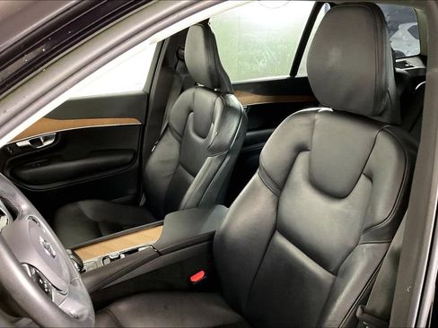 Used 2023 Volvo XC90 B6 Plus w/ Protection Package Premier AWD/4WD image 24