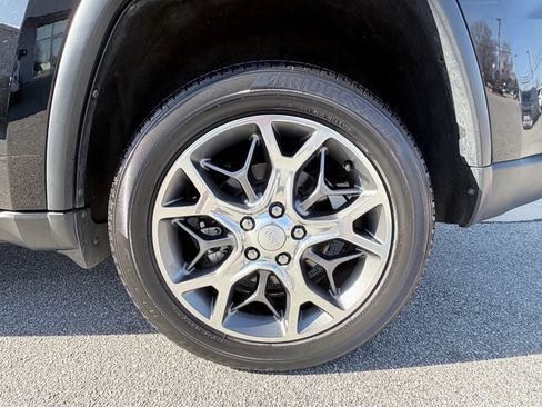 Used 2022 Jeep Grand Cherokee Limited w/ Tech Group image 33