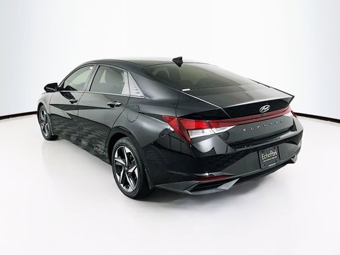 Used 2023 Hyundai Elantra SEL w/ Convenience Package FWD image 5