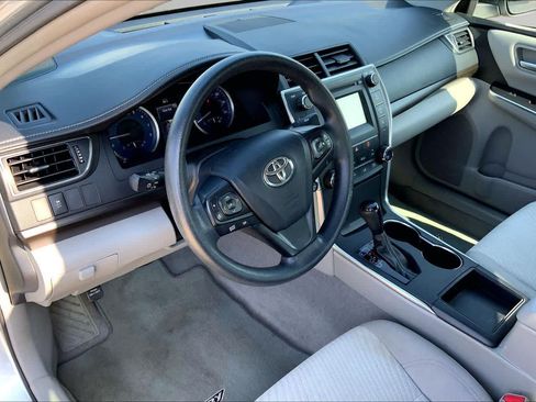 Used 2017 Toyota Camry LE FWD image 16