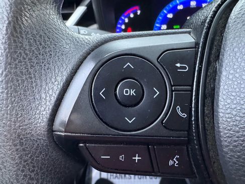 Used 2020 Toyota Corolla LE image 30