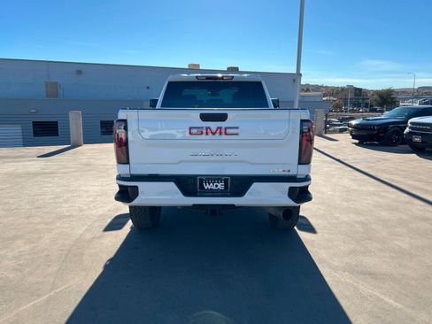 Certified 2025 GMC Sierra 2500 AT4 image 5