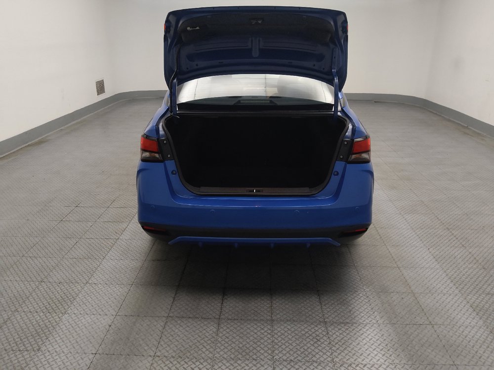 Used 2020 Nissan Versa SV FWD image 29