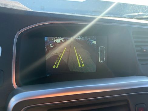 Used 2017 Volvo S60 T5 Inscription image 22