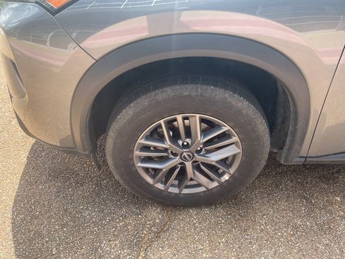 Used 2024 Nissan Rogue S image 3