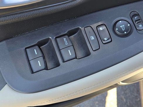 Used 2023 Honda HR-V LX image 16