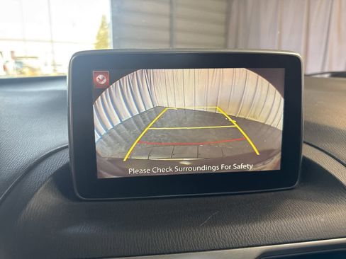 Used 2016 MAZDA MAZDA3 i Sport w/ Preferred Equipment Package image 28