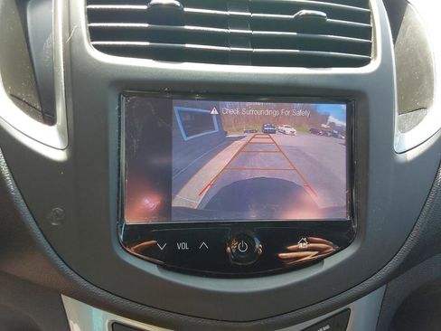 Used 2016 Chevrolet Trax LT w/ LT Sun and Sound Package image 16