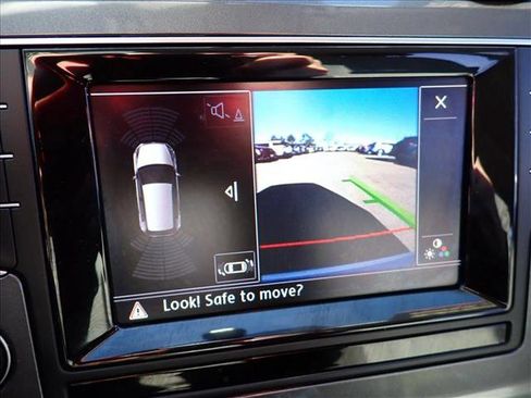 Used 2015 Volkswagen e-Golf Limited Edition image 21