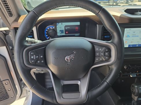 Used 2023 Ford Bronco Outer Banks w/ Sasquatch Package AWD/4WD image 28