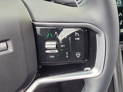 Used 2025 Land Rover Discovery Sport Dynamic SE image 28