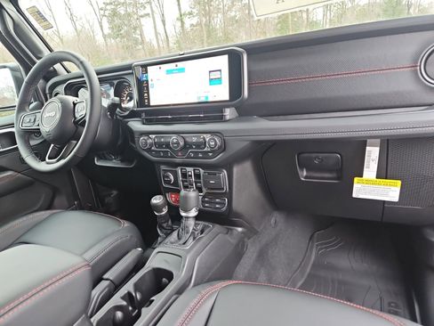 New 2026 Jeep Gladiator Rubicon w/ Safety Group AWD/4WD image 16