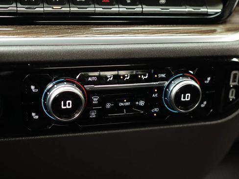 Used 2024 GMC Sierra 1500 Elevation AWD/4WD image 18