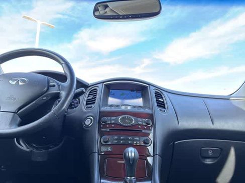 Used 2017 INFINITI QX50 2WD w/ Deluxe Touring Package image 30