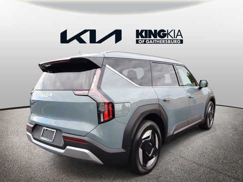 Certified 2024 Kia EV9 Wind AWD/4WD image 3