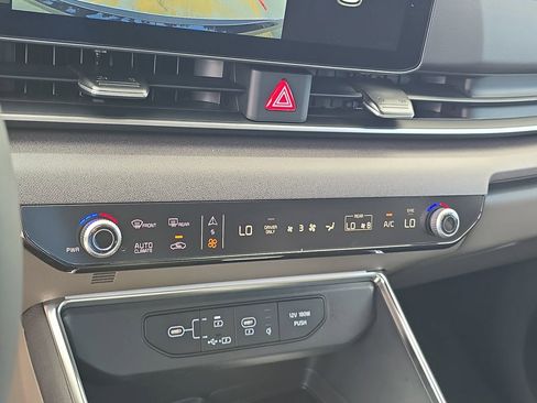 New 2026 Kia Carnival EX image 25