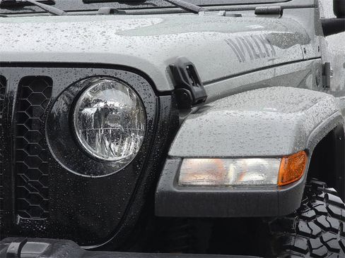 Used 2022 Jeep Gladiator Willys image 34