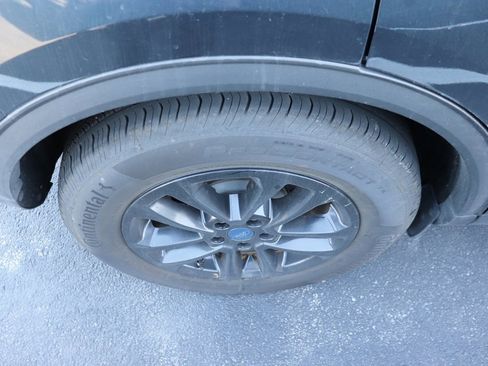 Used 2022 Ford Escape SE w/ Cold Weather Package image 3