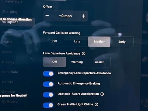 Used 2022 Tesla Model X Plaid image 25