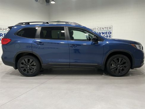 Used 2022 Subaru Ascent Onyx Edition image 9