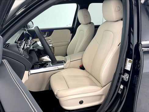 New 2026 Mercedes-Benz GLB 250 4MATIC image 9