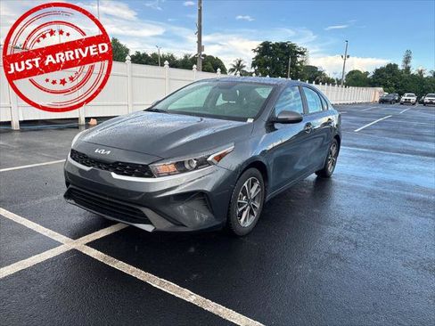 Used 2023 Kia Forte LXS w/ LXS Technology Package FWD image 1