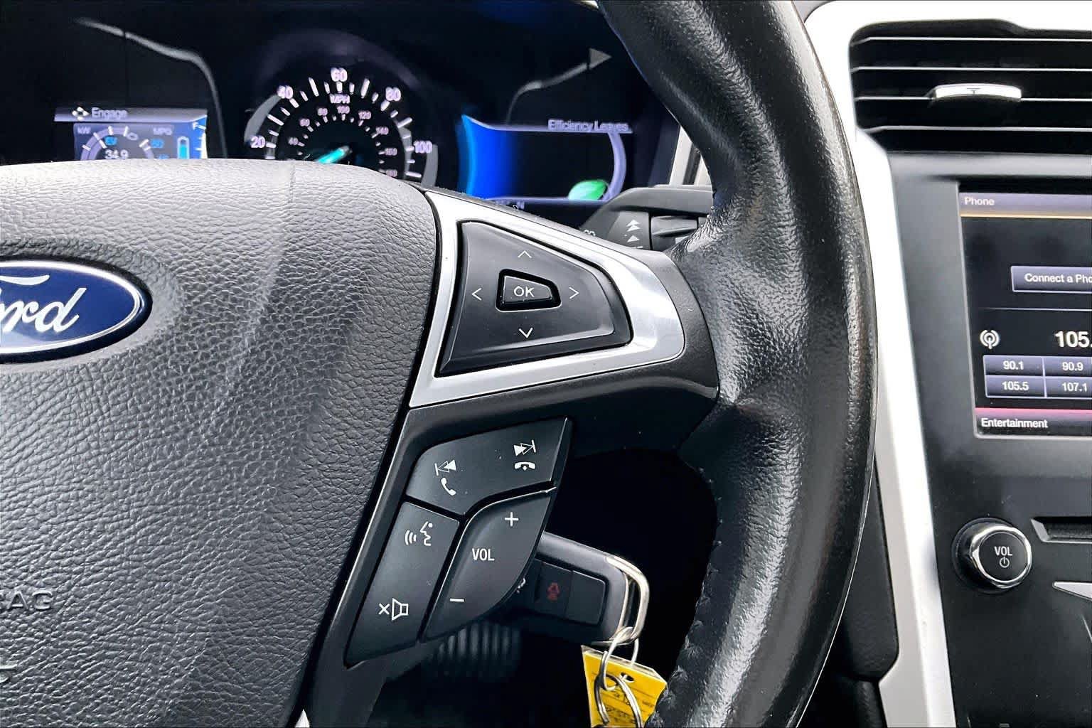Used 2013 Ford Fusion SE FWD image 25
