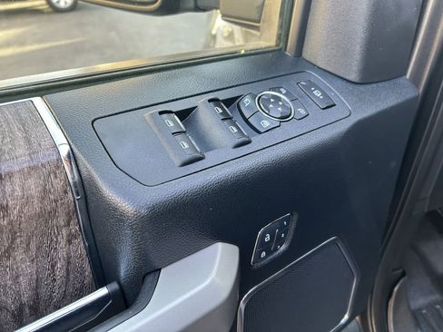 Used 2018 Ford F250 Lariat w/ Lariat Value Package image 4