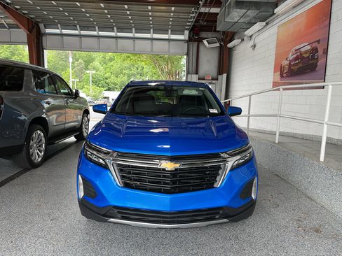Used 2024 Chevrolet Equinox LT FWD image 2