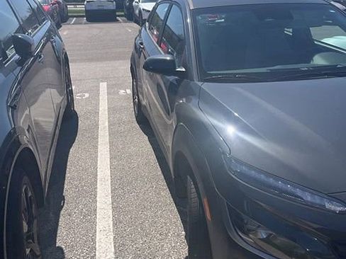 Used 2023 Hyundai Kona SE w/ Cargo Package image 6