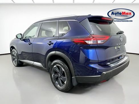 Used 2024 Nissan Rogue SV w/ SV Premium Package image 6