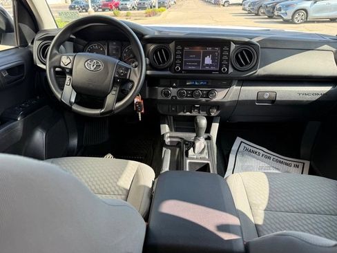 Used 2022 Toyota Tacoma SR AWD/4WD image 13