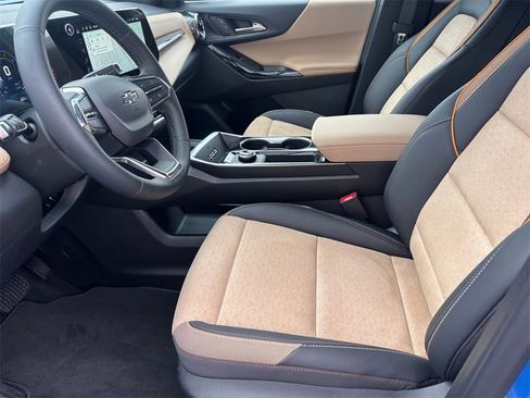 Used 2026 Chevrolet Equinox ACTIV w/ Convenience Package III image 9