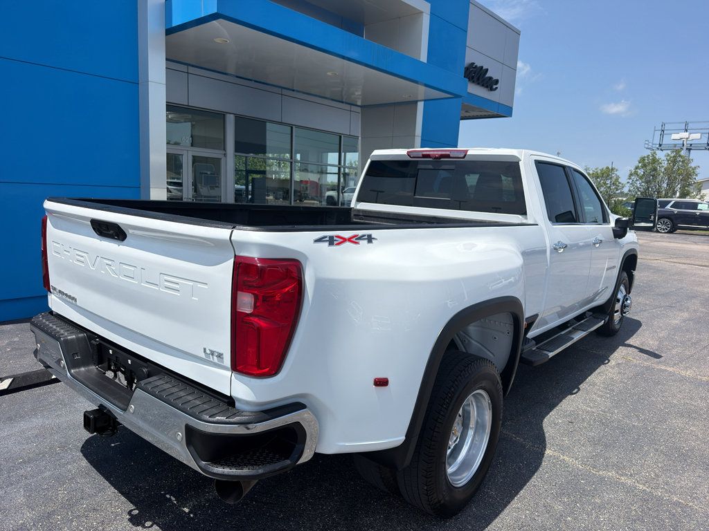 Used 2025 Chevrolet Silverado 3500 LTZ w/ LTZ Plus Package AWD/4WD image 3