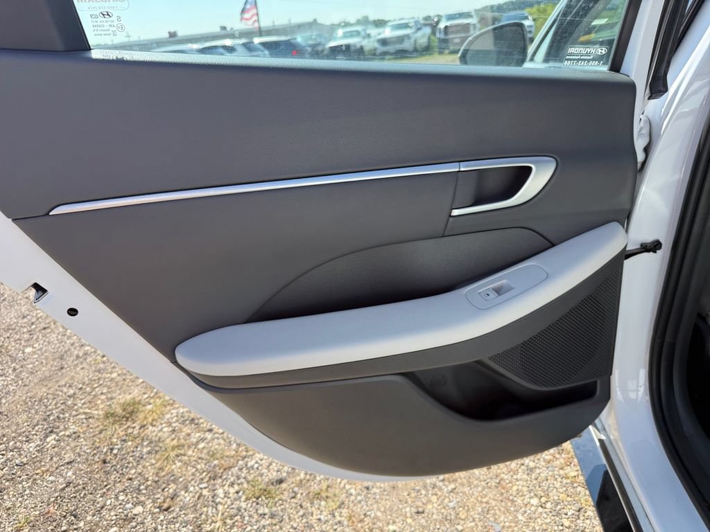 Used 2025 Hyundai Sonata SEL FWD image 35