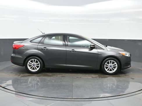 Used 2015 Ford Focus SE image 7
