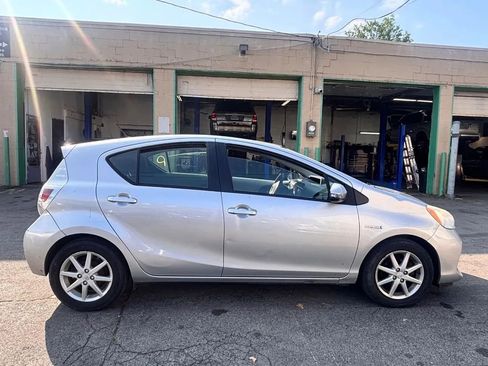 Used 2013 Toyota Prius C Three FWD image 4