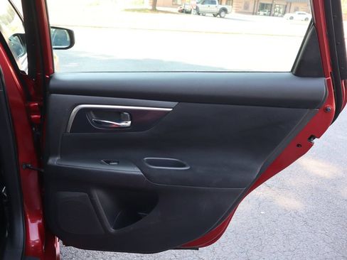 Used 2014 Nissan Altima 2.5 S FWD image 25