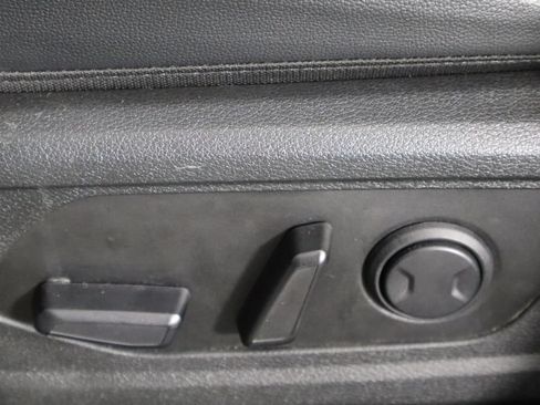 Used 2025 Kia Sportage EX FWD image 23