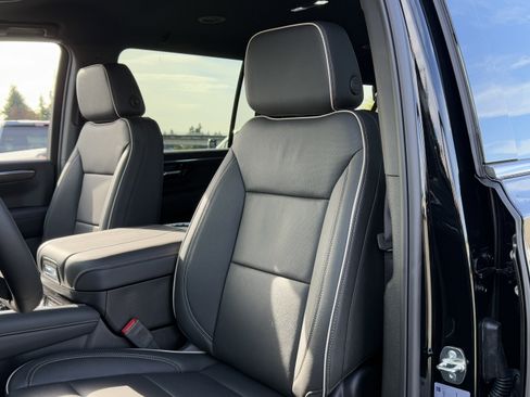 New 2026 Chevrolet Suburban Premier image 11