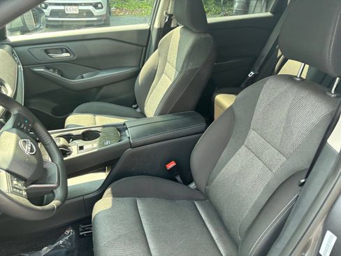 Used 2026 Nissan Rogue SV FWD image 33